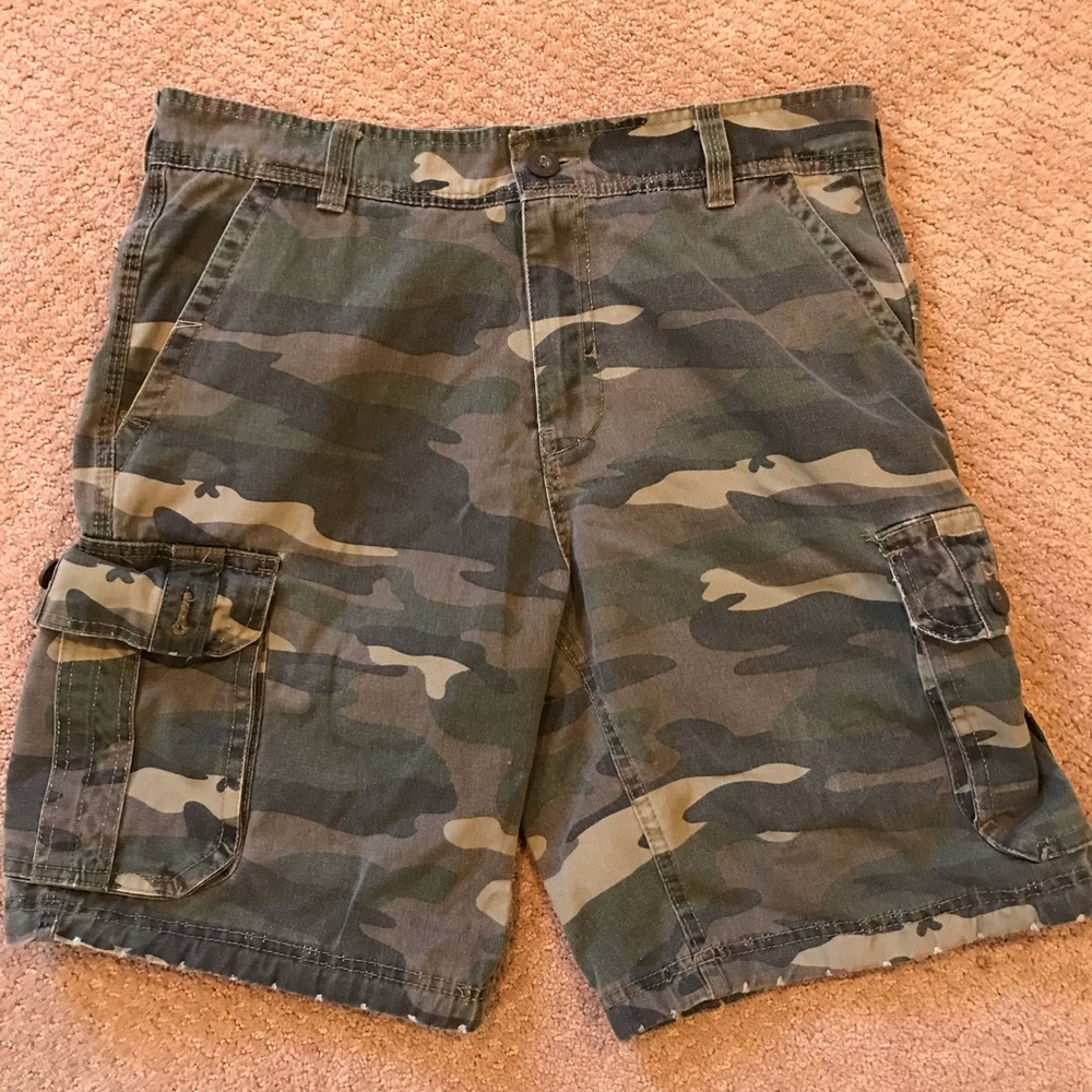 FreeWorld Camo Cargo Shorts